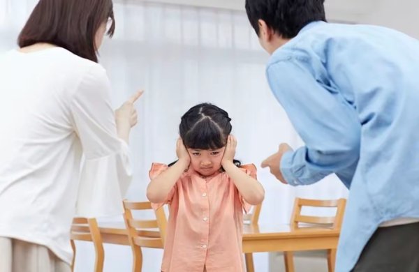 捷希缘配资 真聪明：远见父母的育儿三字经